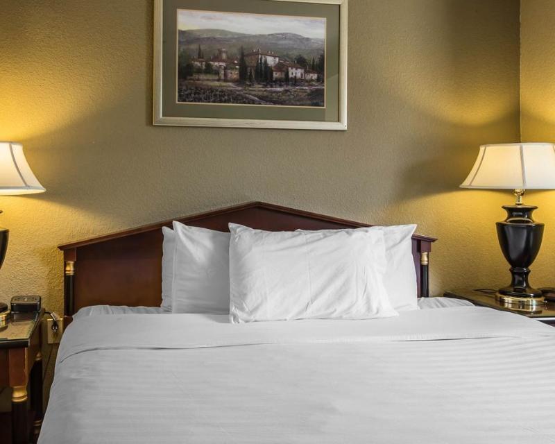 Econo Lodge Inn & Suites Greenville Buitenkant foto